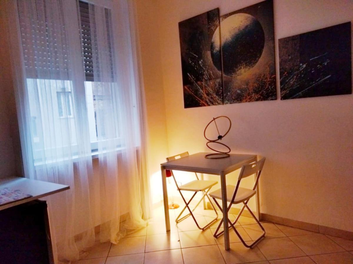 Michelangelo 26 Monolocale Appartement Milaan Buitenkant foto
